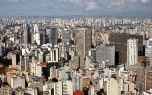 Vista aérea dacidade de São Paulo, que completou 460 anos. Crédito da imagem: Wikimedia Commons